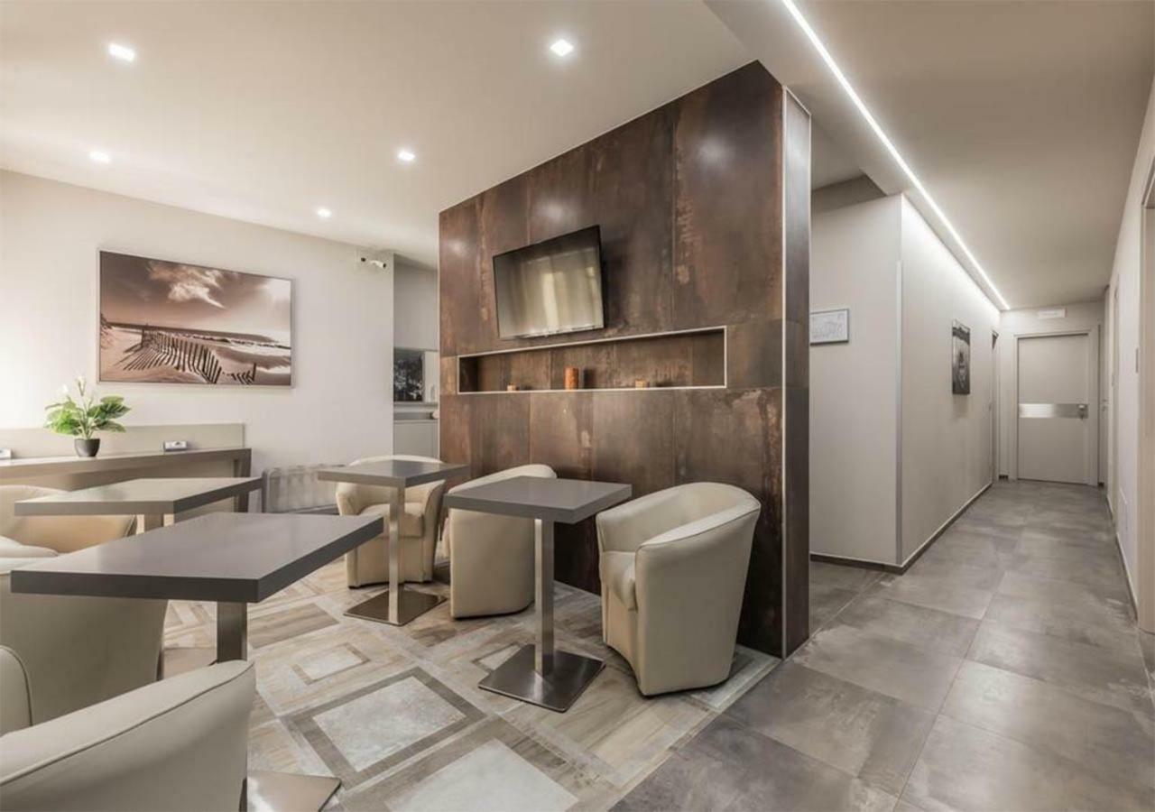 Astoria Deluxe Gasthuis 2*