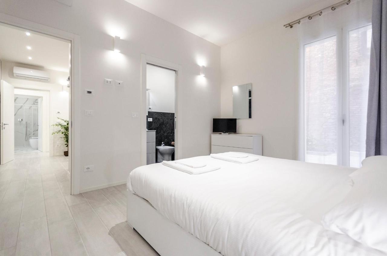 Apartment Dimora Santo Stefano: Ampia, Con Giardino Privato *