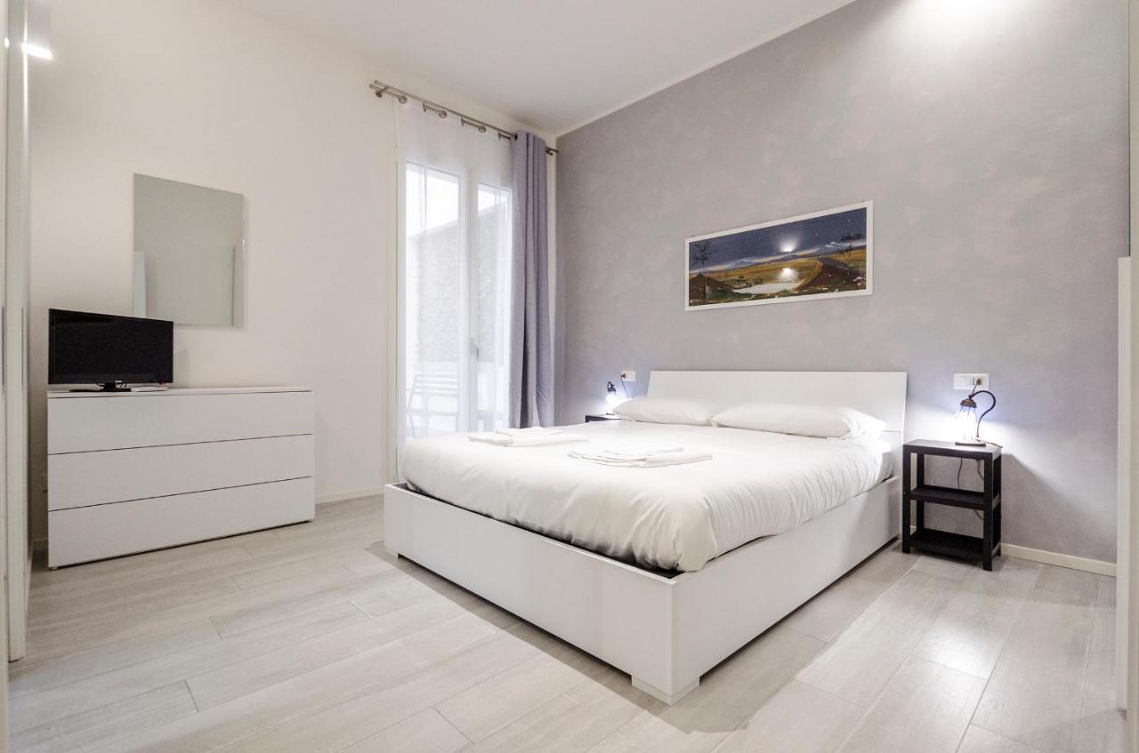Apartment Dimora Santo Stefano: Ampia, Con Giardino Privato *