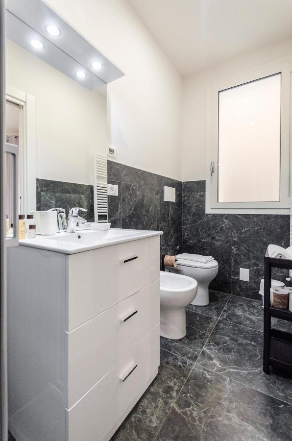 Apartment Dimora Santo Stefano: Ampia, Con Giardino Privato Bologna