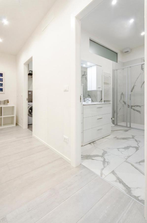Dimora Santo Stefano: Ampia, Con Giardino Privato Apartment