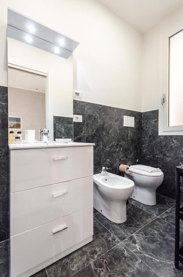 Apartment Dimora Santo Stefano: Ampia, Con Giardino Privato