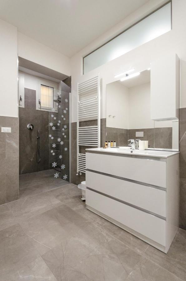 Dimora Santo Stefano: Ampia, Con Giardino Privato Apartment
