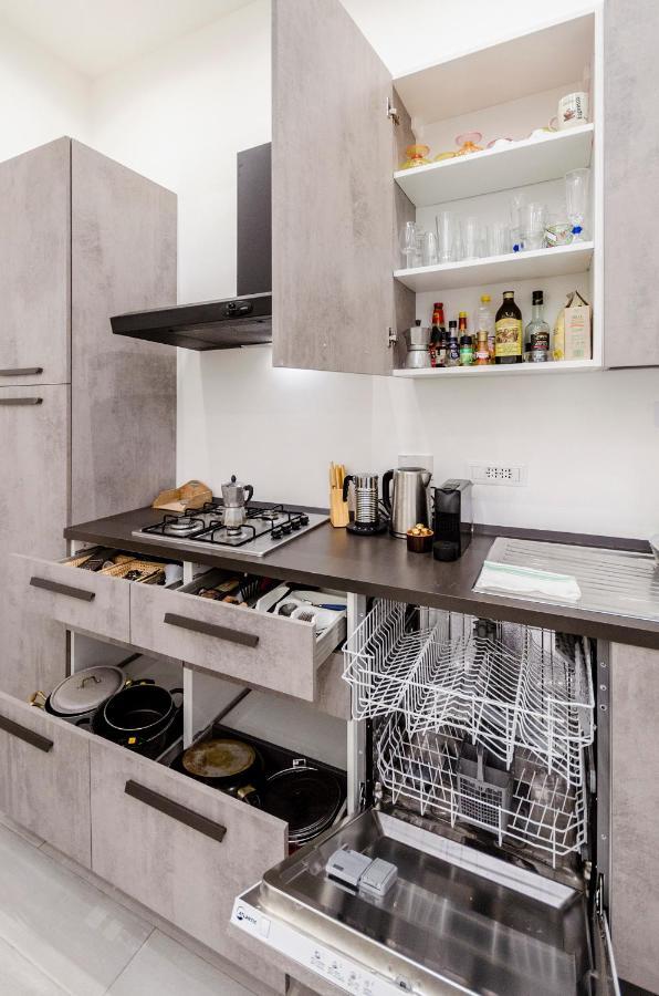 Dimora Santo Stefano: Ampia, Con Giardino Privato Apartment