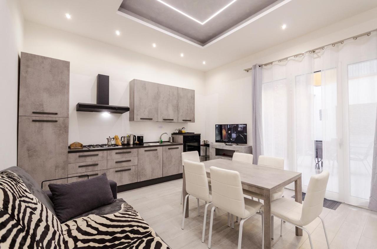 Apartment Dimora Santo Stefano: Ampia, Con Giardino Privato Bologna