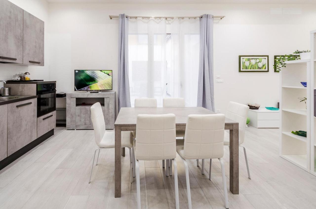 Dimora Santo Stefano: Ampia, Con Giardino Privato Apartment *