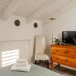 L\'8 Boutique Design Apartments