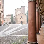 Tra Le Due Torri E Piazza Santo Stefano Apartment