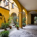 Sotto I Portici Di Bologna
