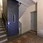 Bologna Saragozza District Apartment