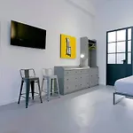 Mono Apartment