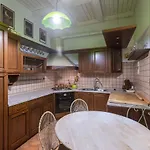 De\'Gombruti, Bologna By Short Holidays