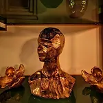 Dechiari21 Boutique Home