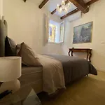 Il Cortile Tra I Portici