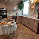 051 Room & Breakfast
