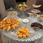 051 Room & Breakfast