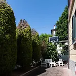 Bologna, Vicino Ospedali Sant\'Orsola E Malpighi, Centro Storico E Fiera