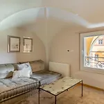 Santo Stefano Elegant Apartment By Wonderful Italy