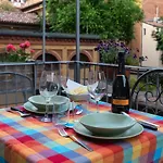 Capo Di Lucca Home - In The Historical Center With Terrace