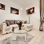 Futura Suite Apartment