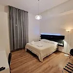 Fiera Station Apartment