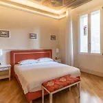 Casa Isolani Piazza Maggiore 1.0
