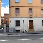 Casa Daura - Your Comfortable Apartment In Bologna - Parking