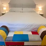 Magnolia Apartments