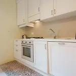Guasto Apartment