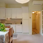 Guasto Apartment