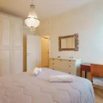 Guasto Apartment