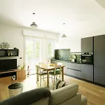 Rob\'S Apartment
