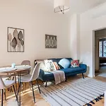 Oasis Apartment