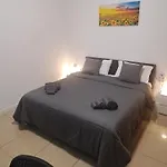 Fiera Bolognina - Komodo - Appartamento Completo Con Giardino E Parcheggio Privato Gratuito