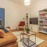 Cozy Threeroom Apartment In The Heart Of Bologna