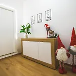 B&B Sunny\'S House