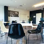 Michelino 75 By The Sydney Hotel