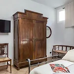 Abitaroom Wine Mini-Flat