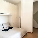 Farolfi Apartments Carracci