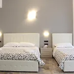 4 Star Apartments