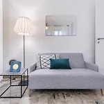 4 Star Apartments
