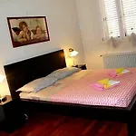 Luxury Central Station Apartment