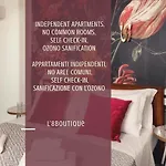 L\'8Boutique Via Piella