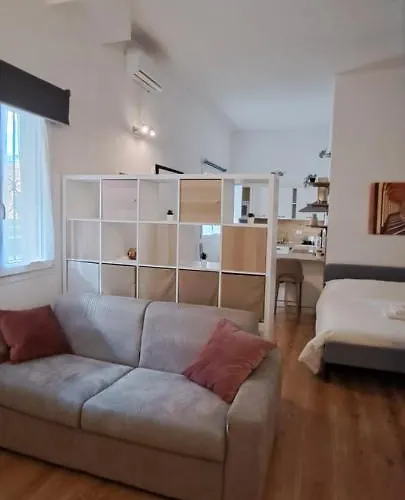 Piazza La Veneta New Very Close To The Center University And Hsorsola