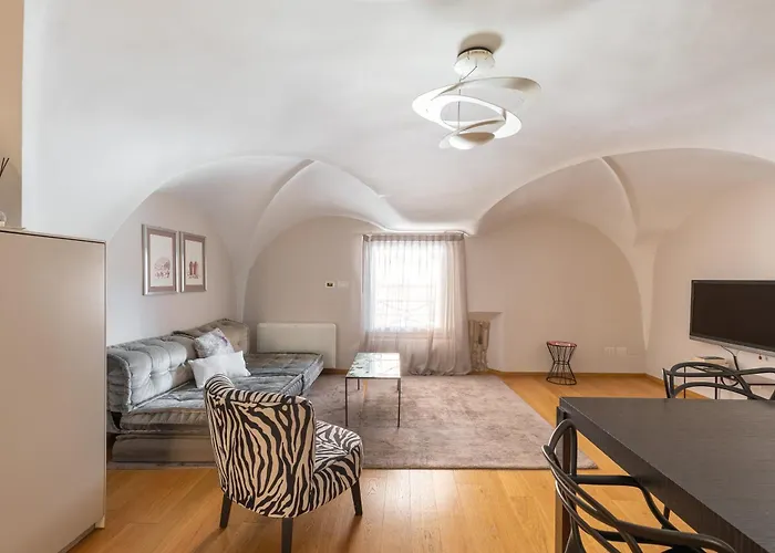 Santo Stefano Elegant Apartment By Wonderful Italy