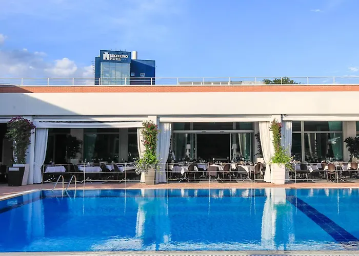 Michelino 75 By The Sydney Hotel