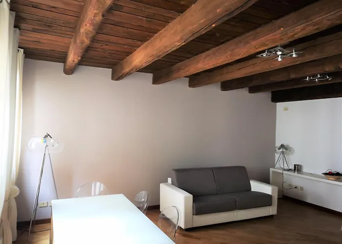Farolfi Apartments Palazzo Bargellini Panzacchi