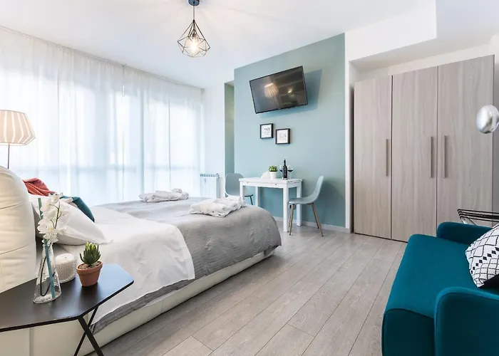 4 Star Apartments