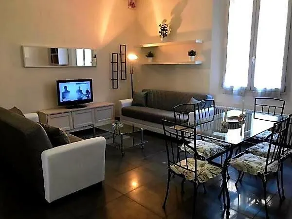 Luxury Central Station Apartment