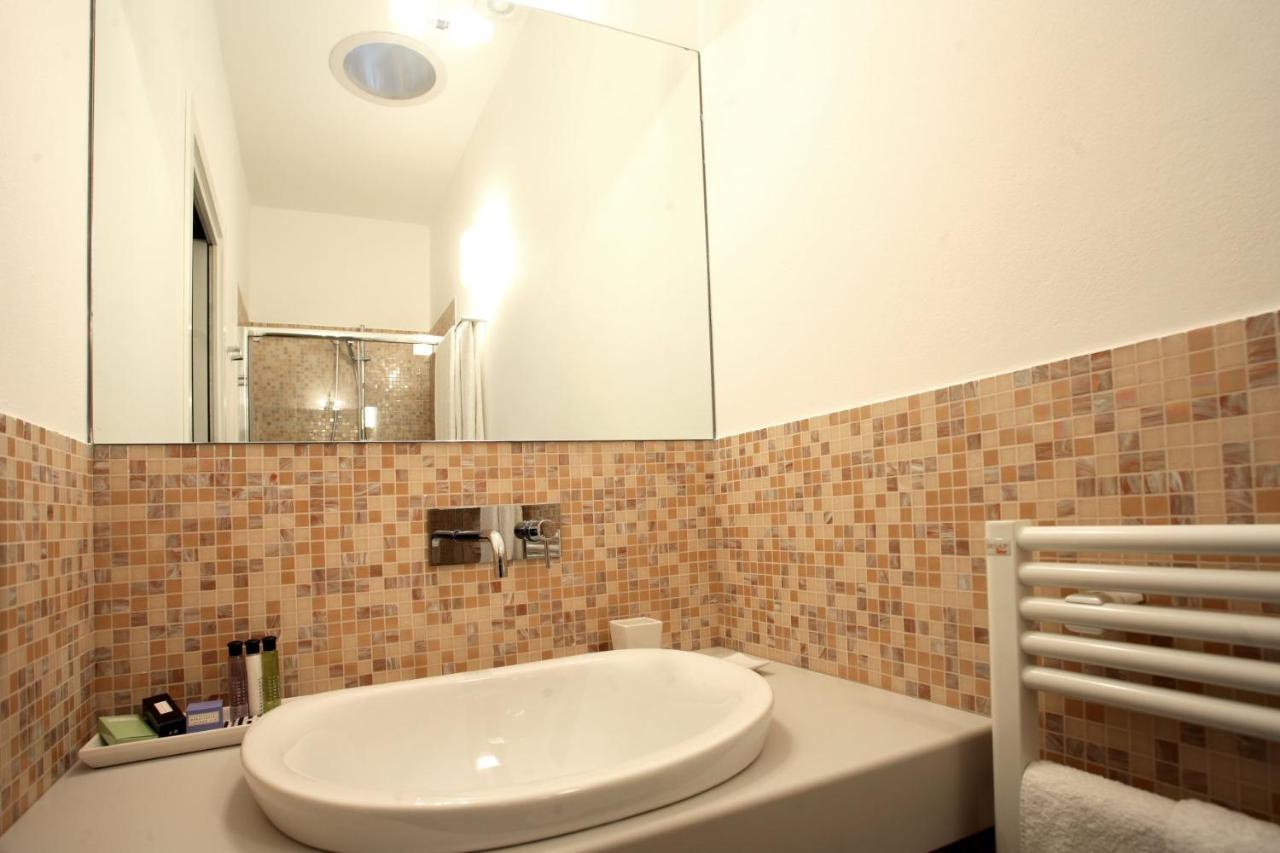 Santo Stefano 2*